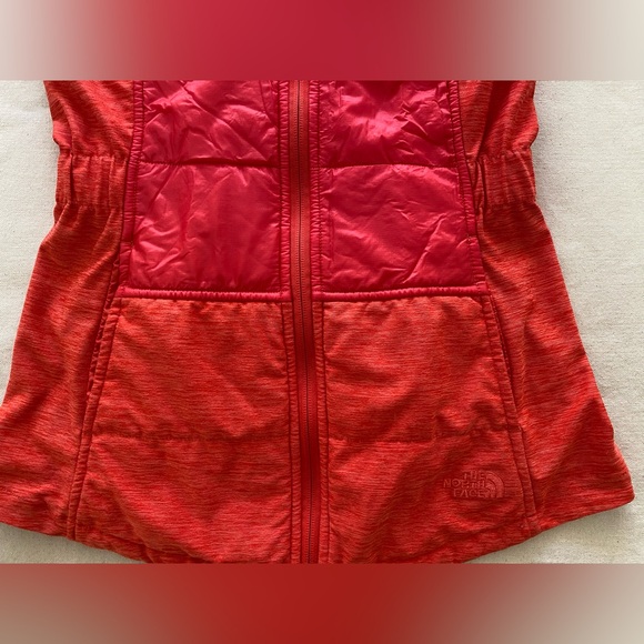 The North Face Bright Orange Quilted Puffer Vest Stretch Sides Hooded XS - Picture 4 of 11